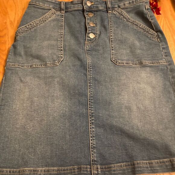 Chaps Denim front button Skirt - Picture 2 of 10